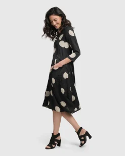 Bold Dot, Wonderful Dress, Moon