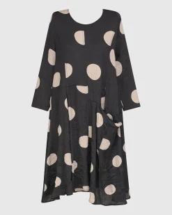 Bold Dot, Wonderful Dress, Moon