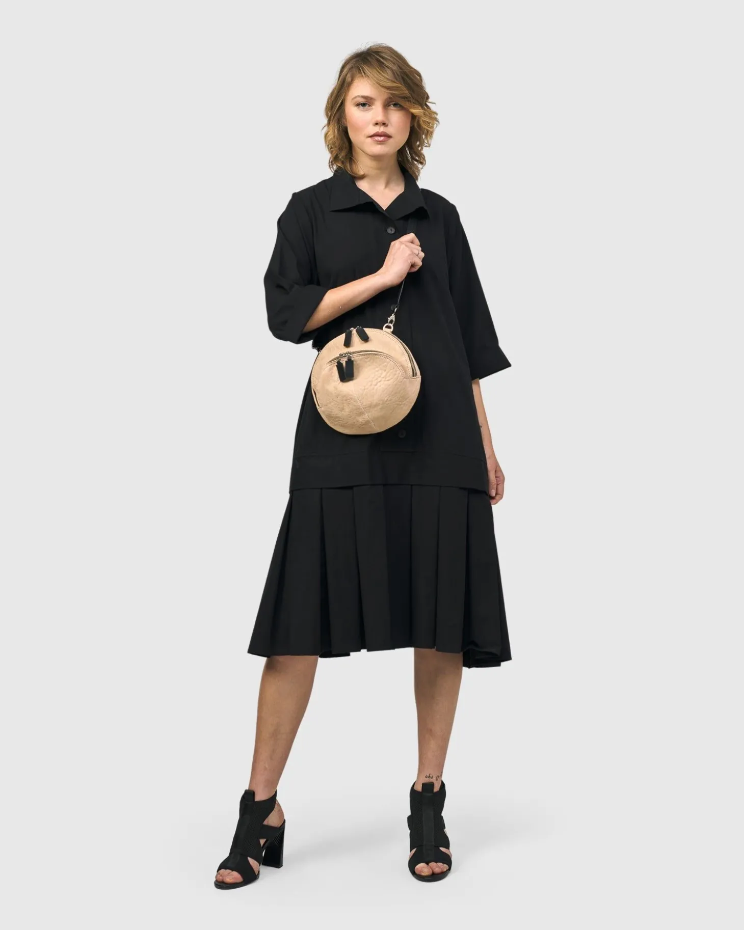 Circle Canteen Bag, Nude