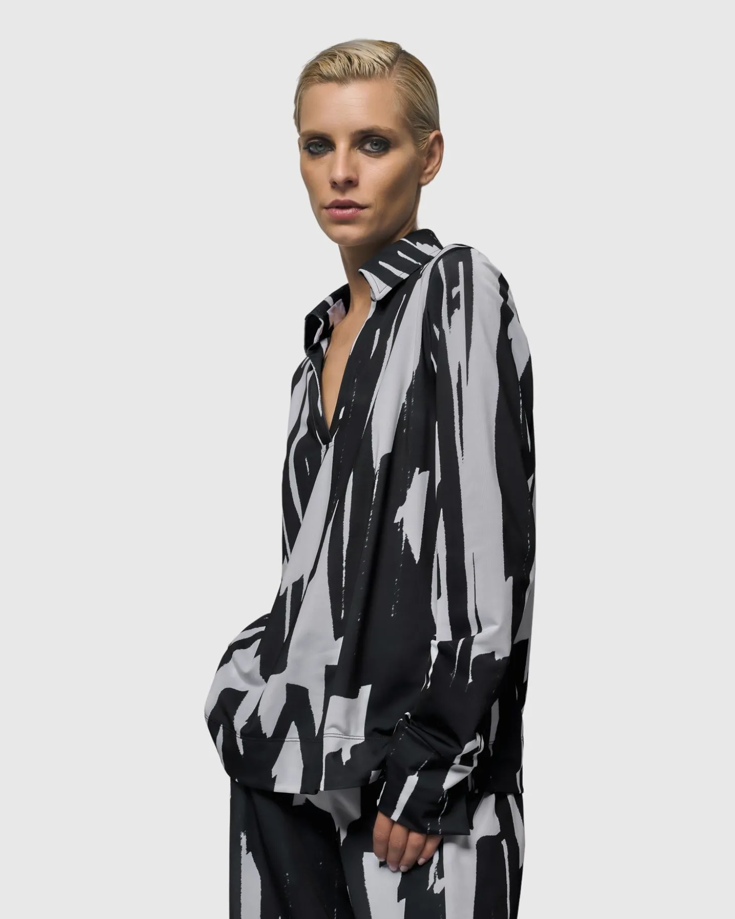 Cyber V-Neck Pullover Top, Brush