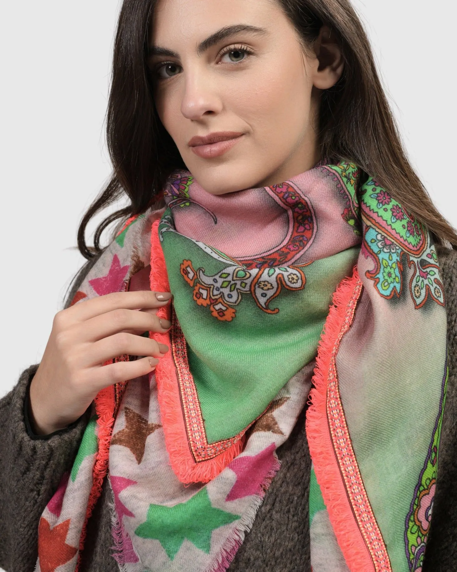 Discoteque Scarf, Stars