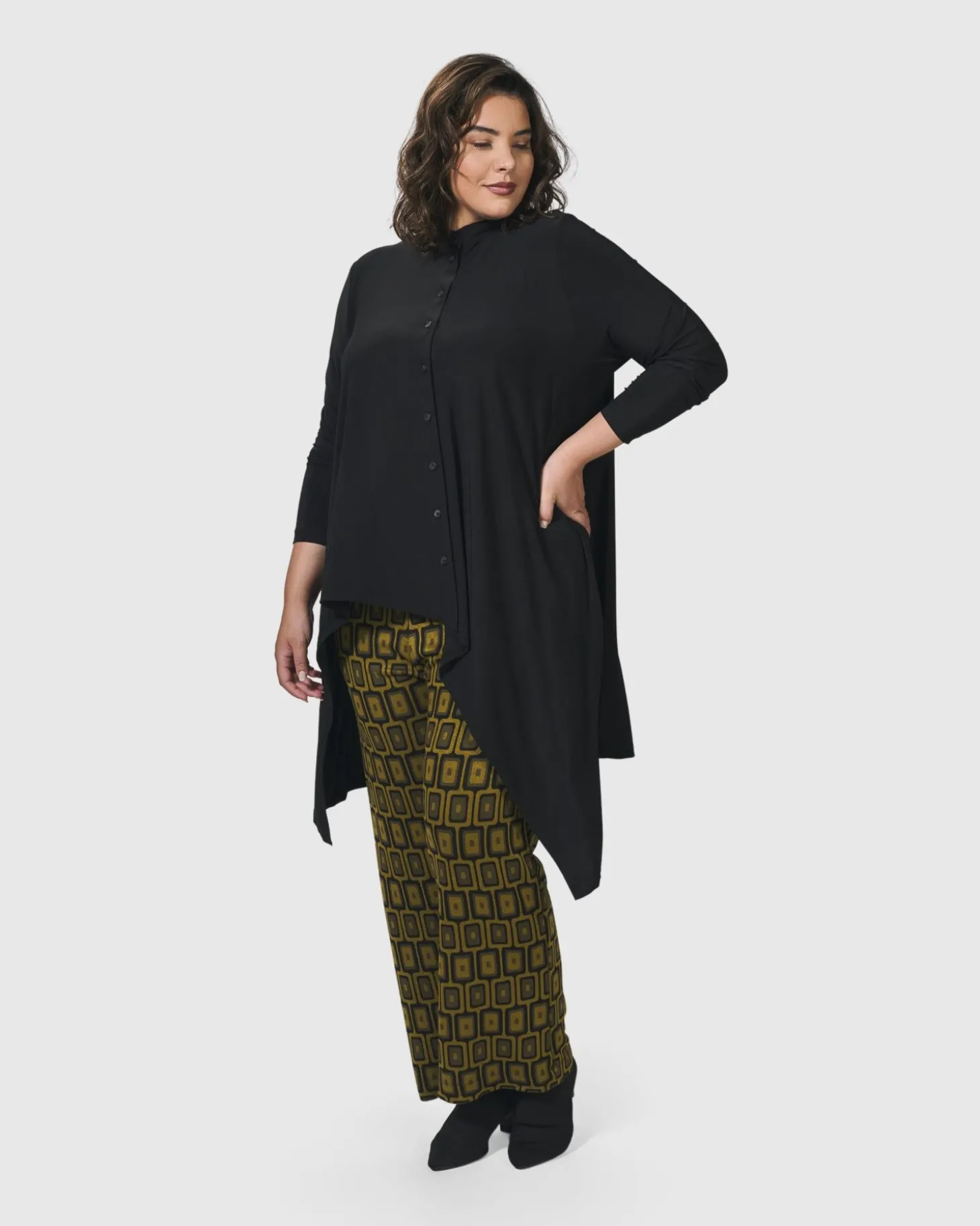 Essential Hi-Lo Button Down Top, Black