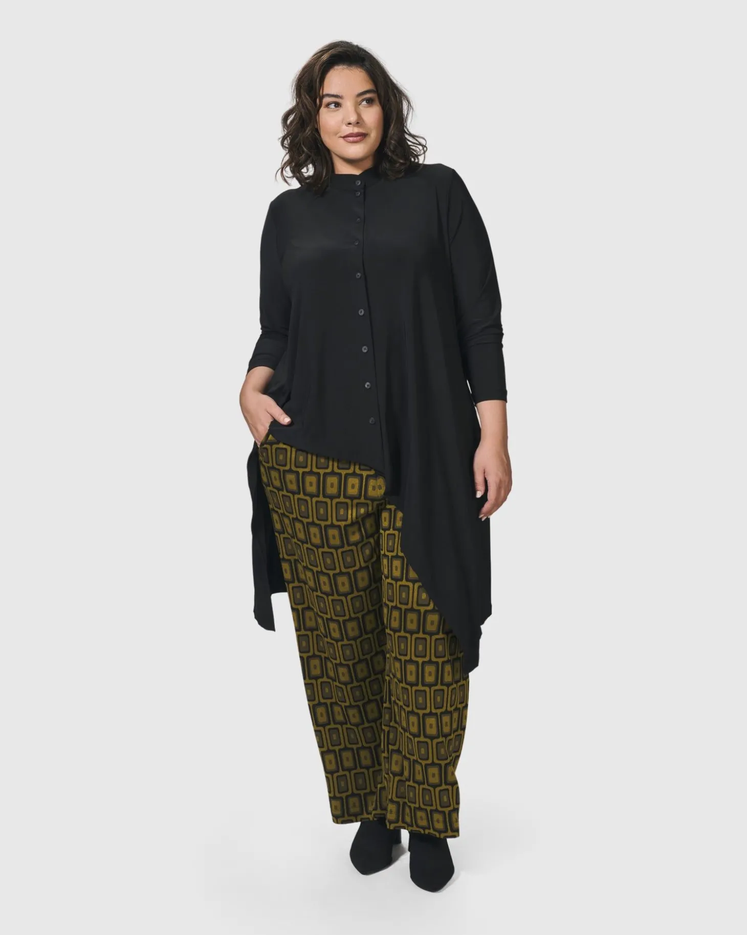 Essential Hi-Lo Button Down Top, Black