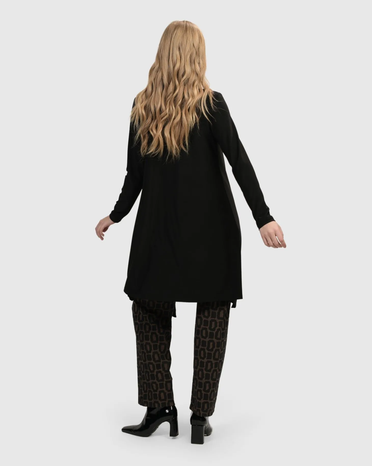 Essential Hi-Lo Button Down Top, Black