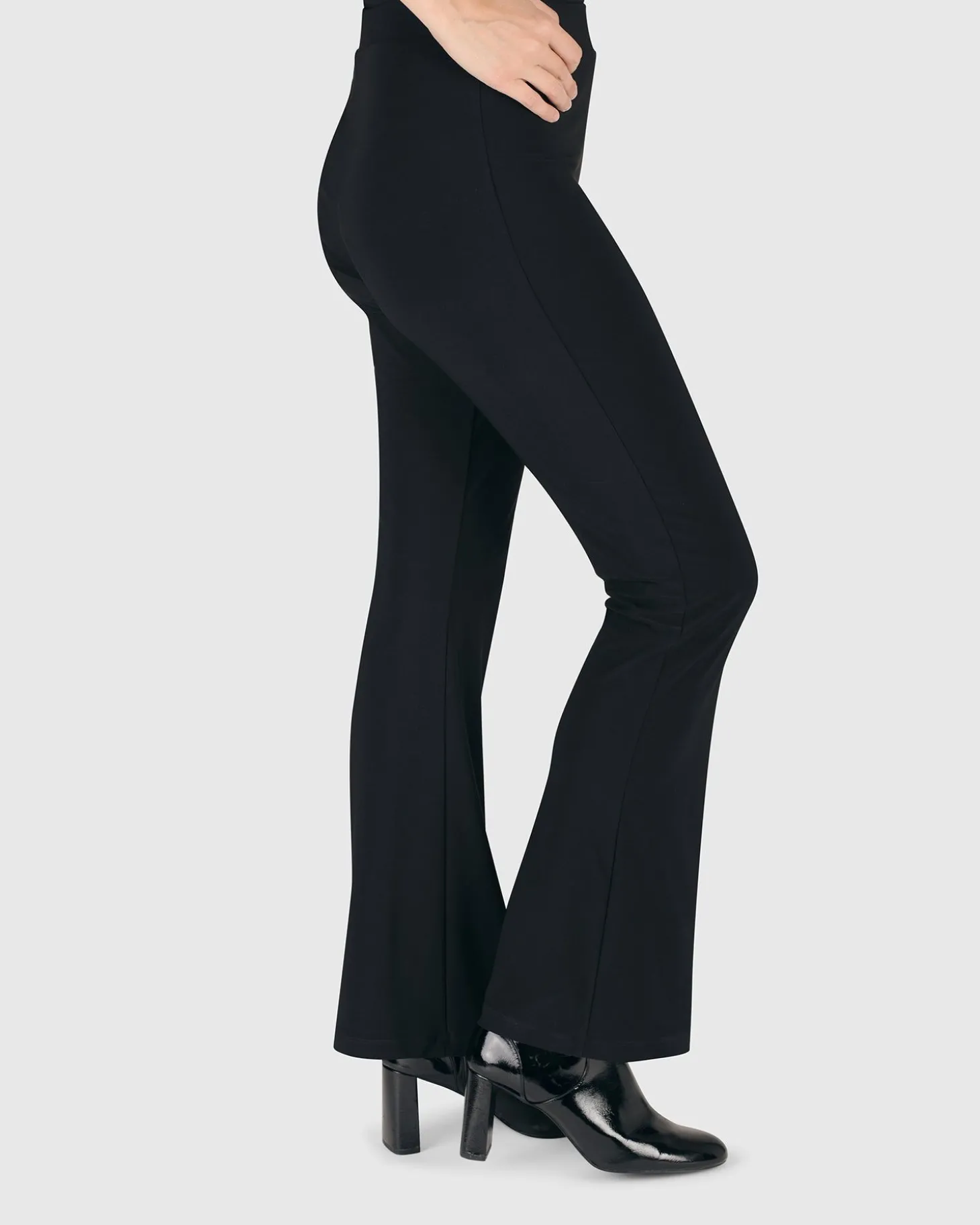 Essential Tekbika Bootcut Leggings, Black