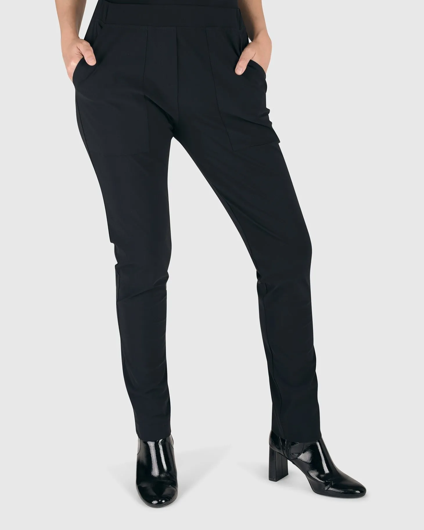 Essential Tekbika J-Pocket Slim Pants, Black