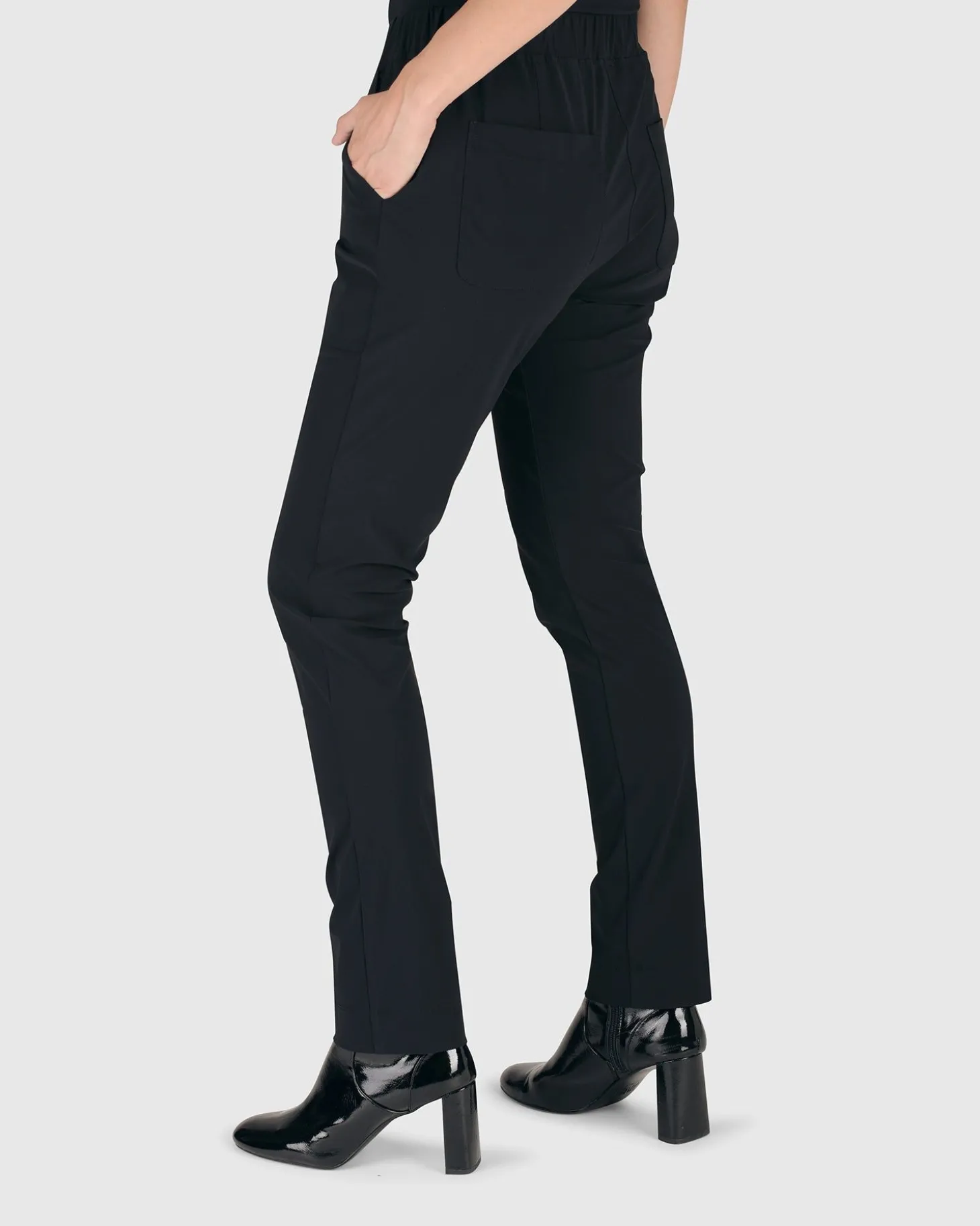 Essential Tekbika J-Pocket Slim Pants, Black