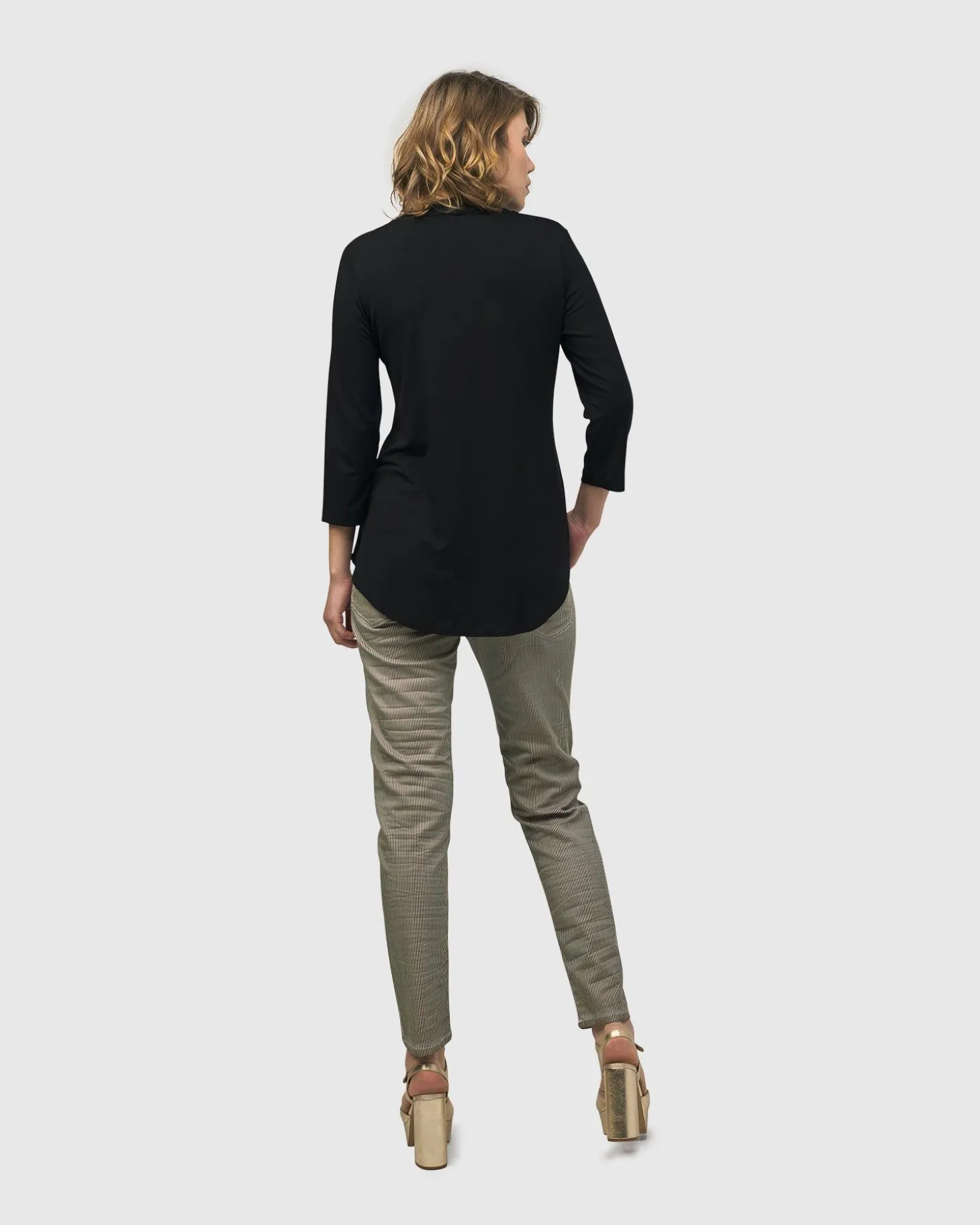 Essential V-Neck Top, Black