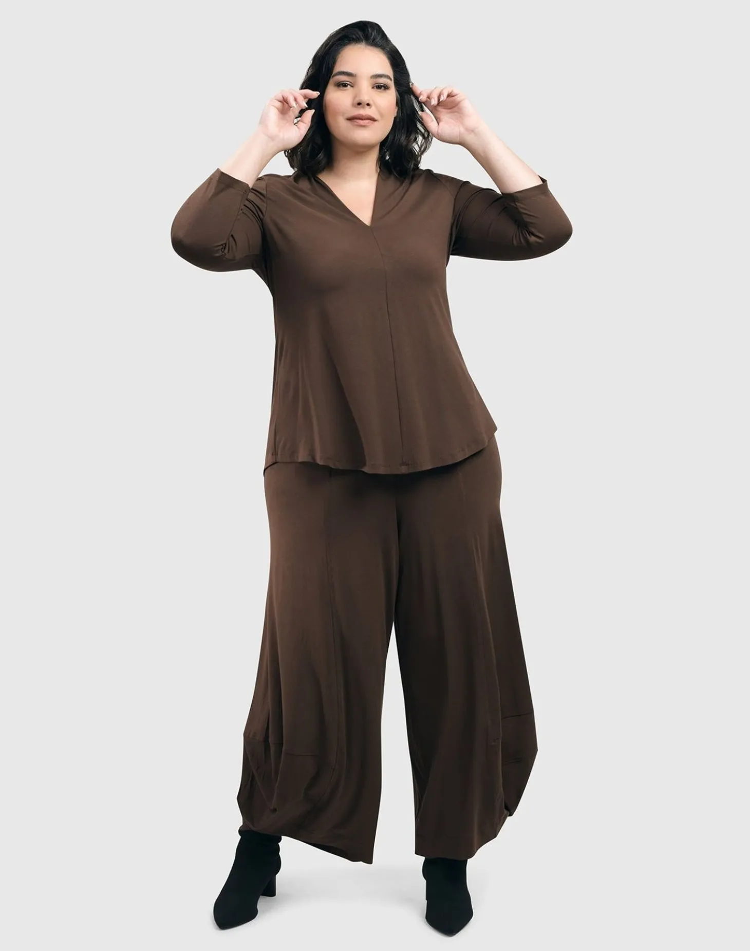 Essential V-Neck Top, Coffee