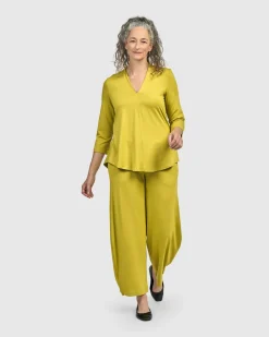 Essential V-Neck Top, Lime