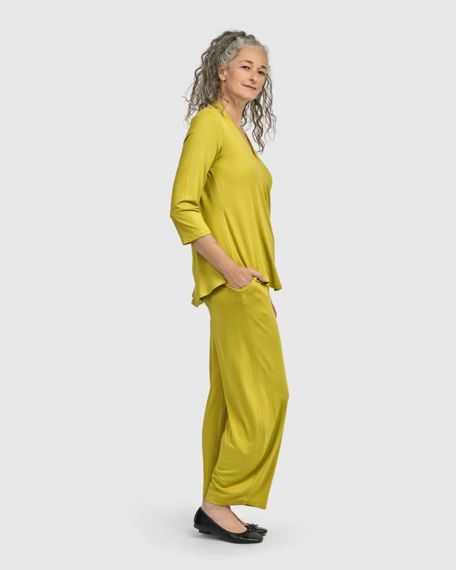 Essential V-Neck Top, Lime