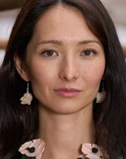Flower & Crystal Earrings, Nude