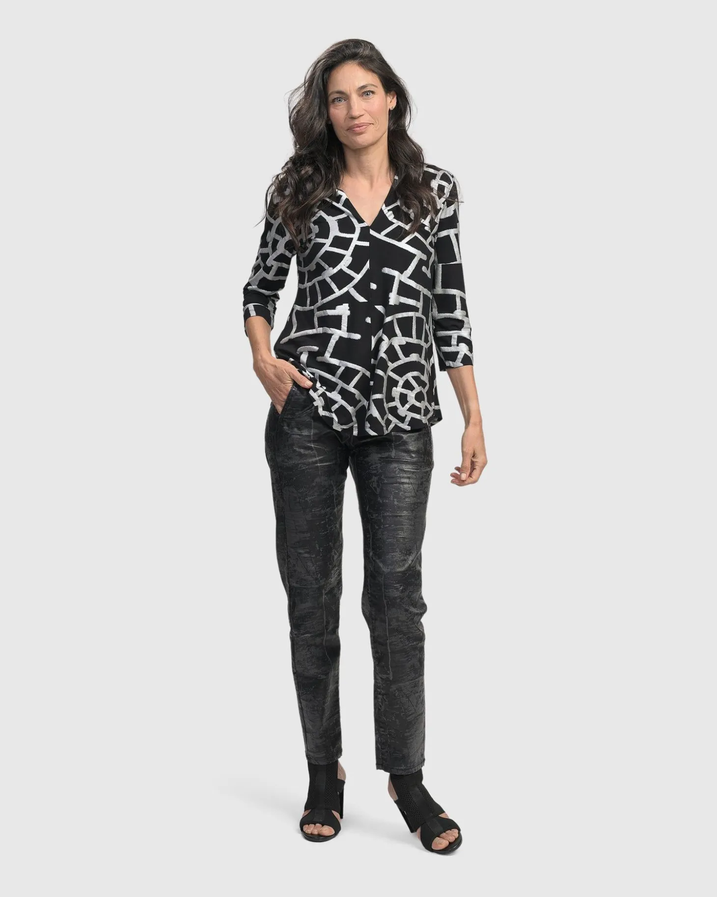 Hypnotic Signature V Neck Top, Silver