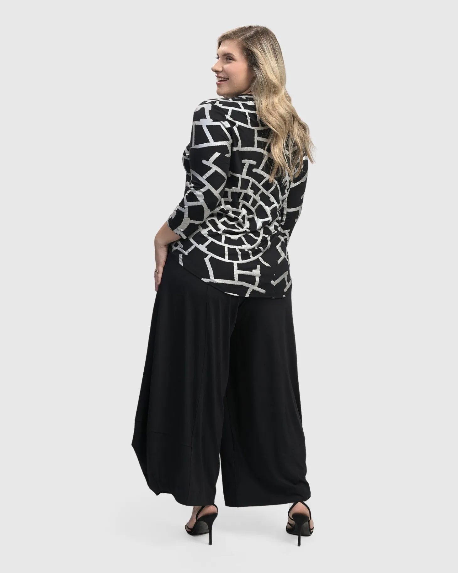 Hypnotic Signature V Neck Top, Silver