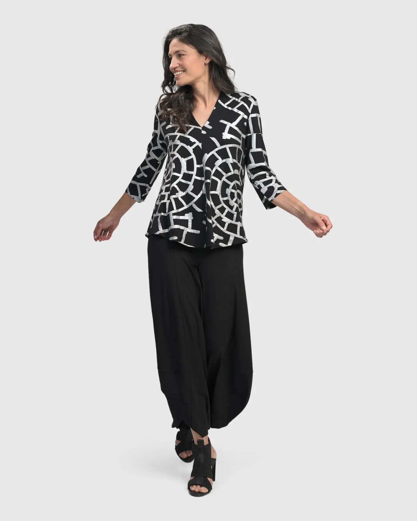 Hypnotic Signature V Neck Top, Silver