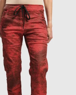 Iconic Jeans Desires, Red