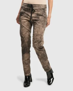 Iconic Jeans Desires, Sepia