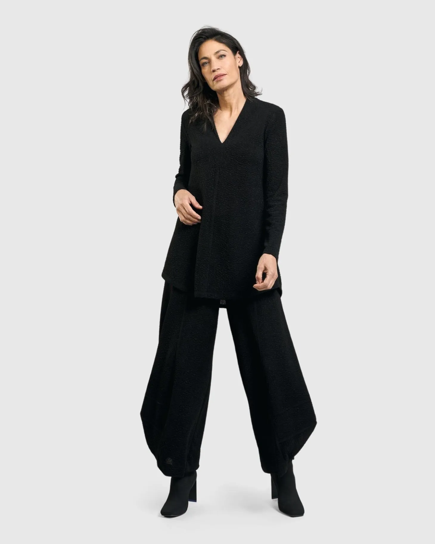 Jacquard V-Neck Tunic Top, Black