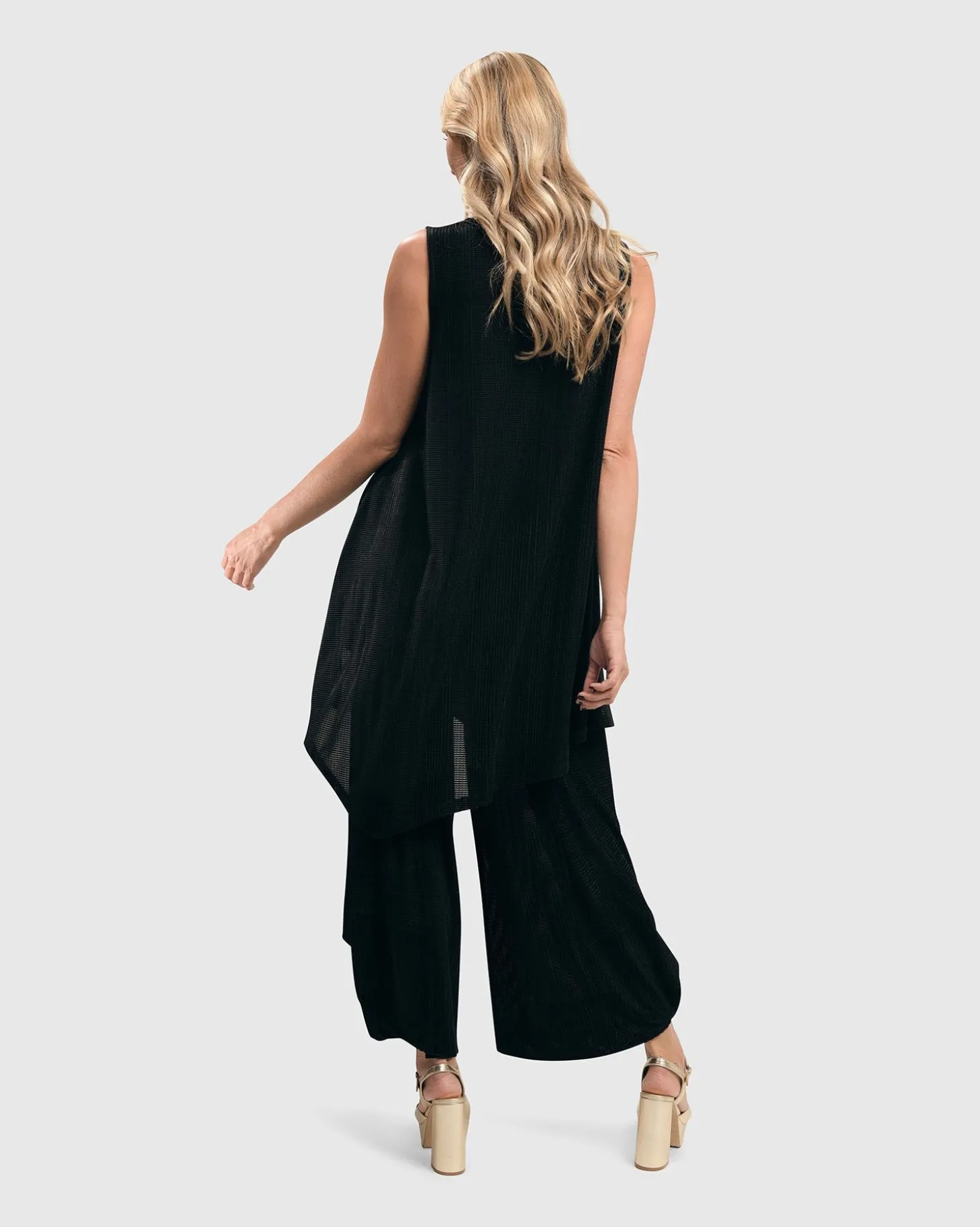 Liv Sleeveless Tunic Top, Black Grid