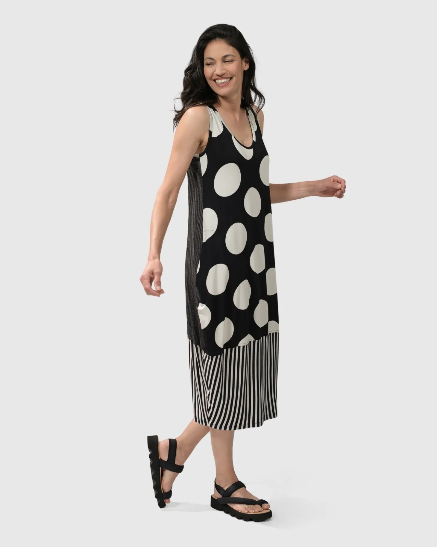 Minnie Sleeveless Midi Dress Mono