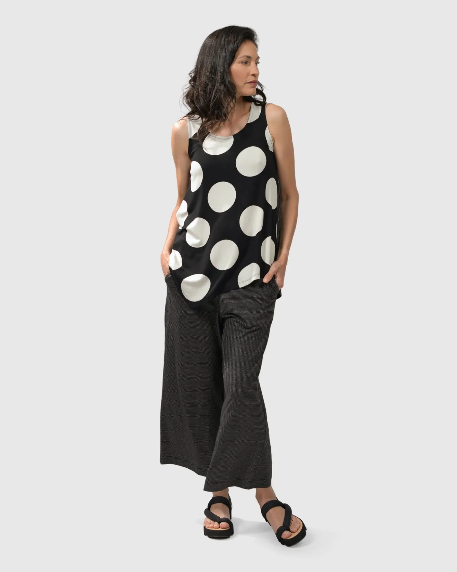Minnie Sleeveless Uptown Top, Mono