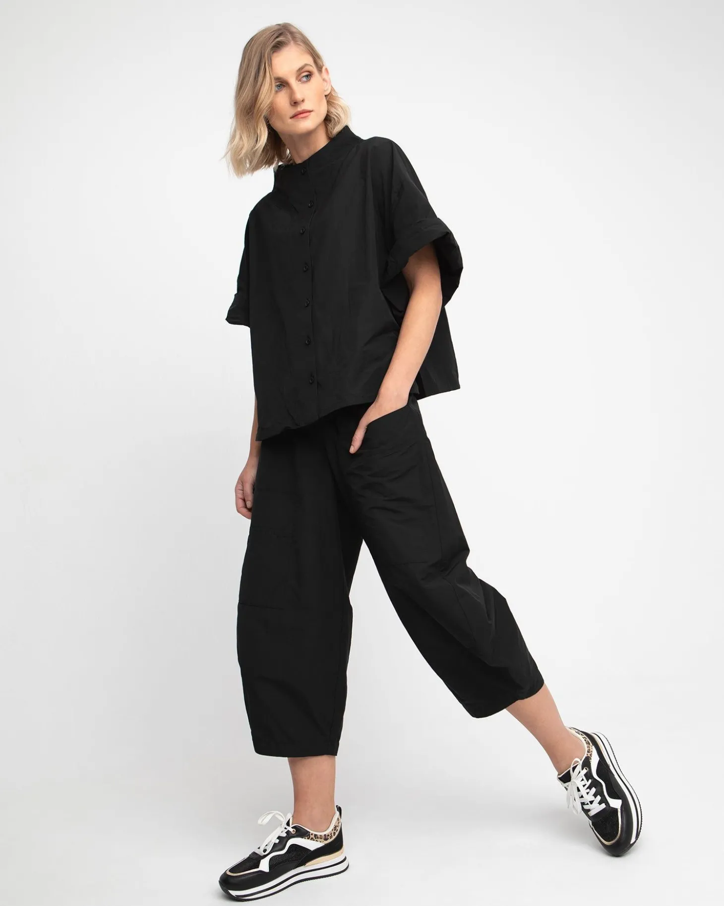 Ozai N Ku Barrel Leg Pants, Black
