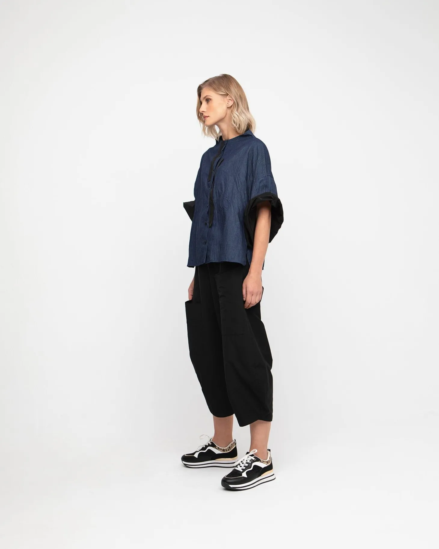 Ozai N Ku Barrel Leg Pants, Black