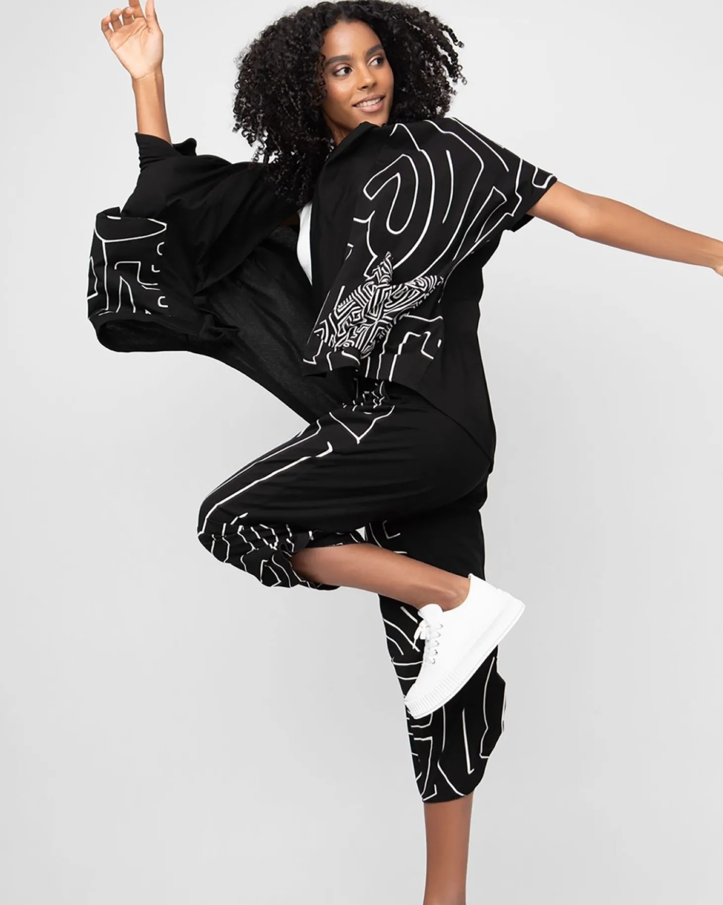 Ozai N Ku Zigzag Cardigan, Mitos