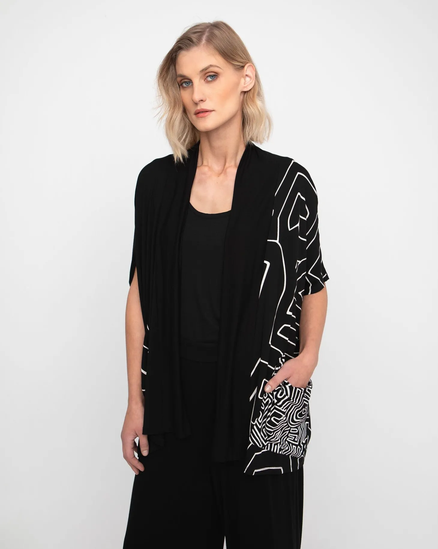 Ozai N Ku Zigzag Cardigan, Mitos