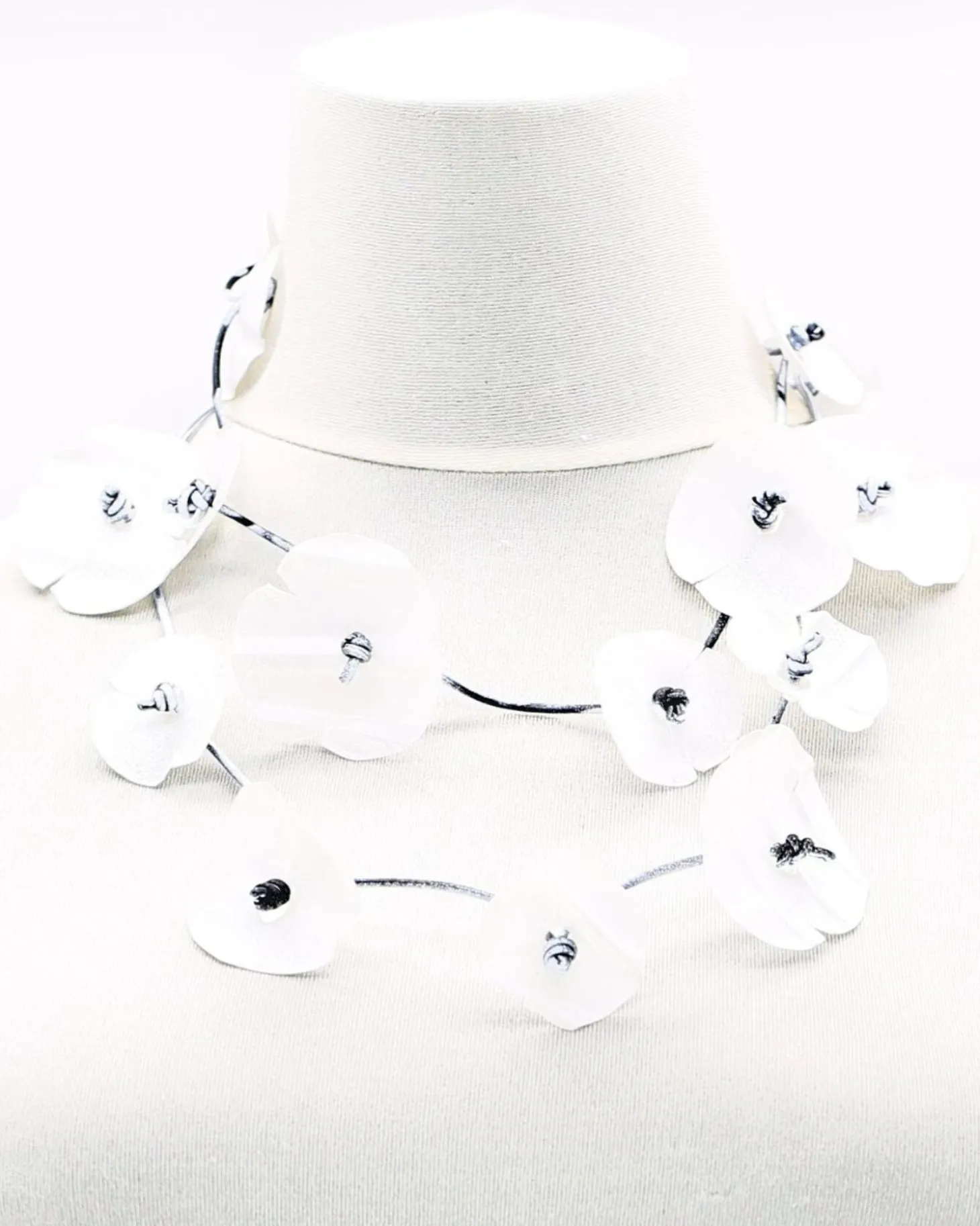 Poppy Flower Necklace, White
