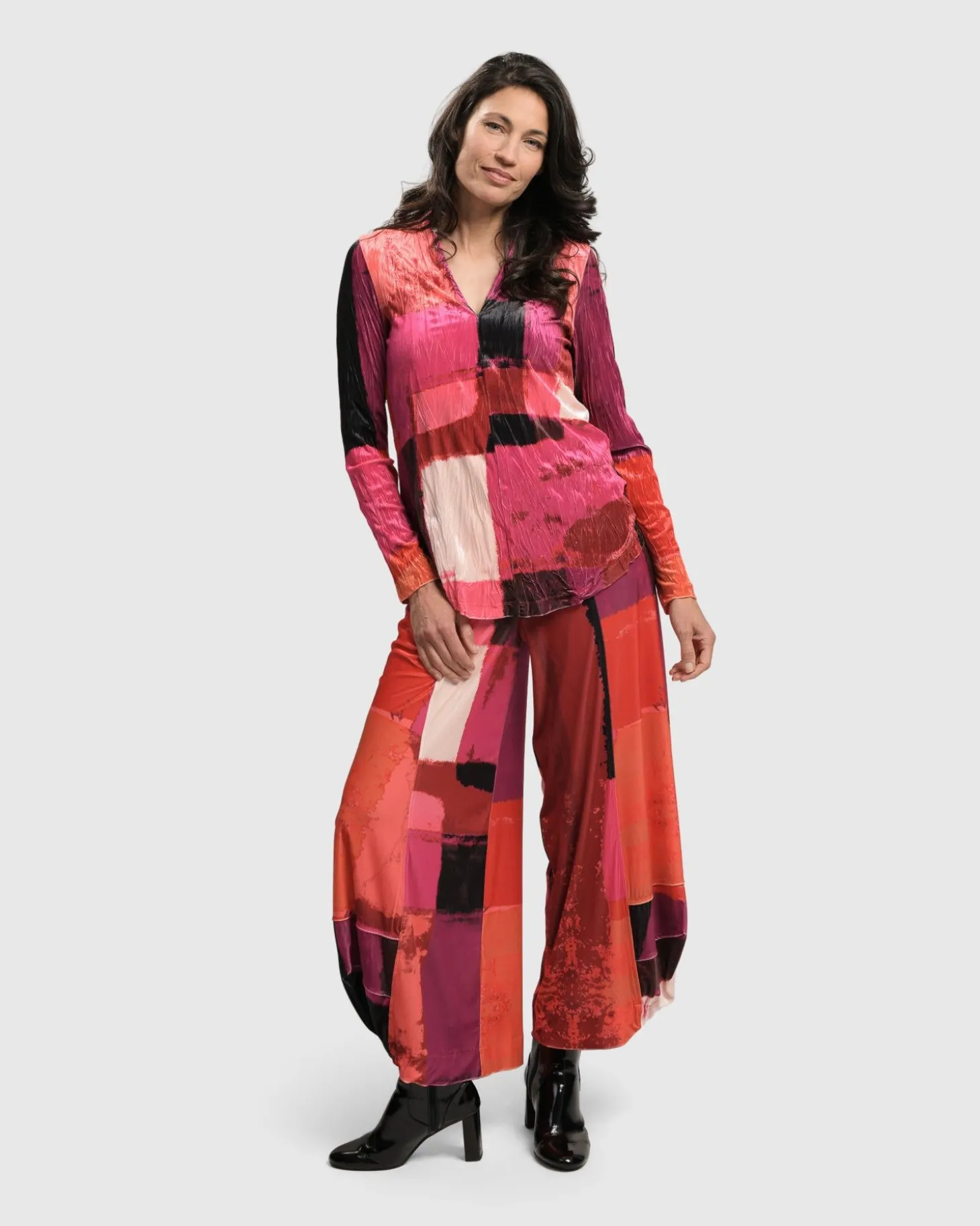 Sunset Strip V Neck Pullover, Magenta