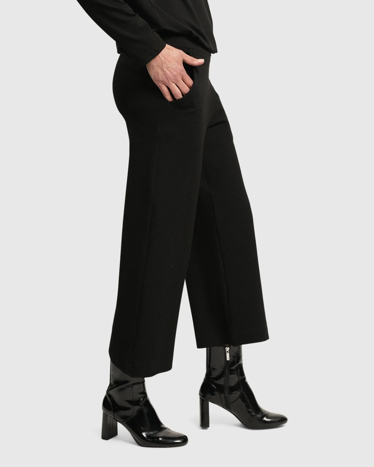 Superb Waffle Weave Ankle Pants, Black