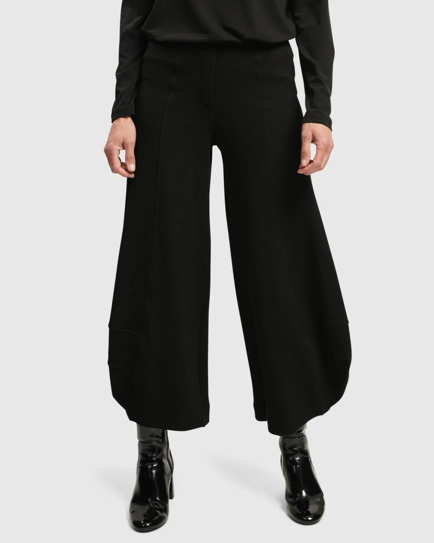 Superb Waffle Weave Punto Pants, Black
