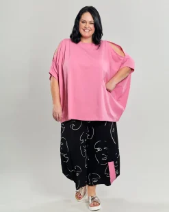 Susan Punto Pants, Faces