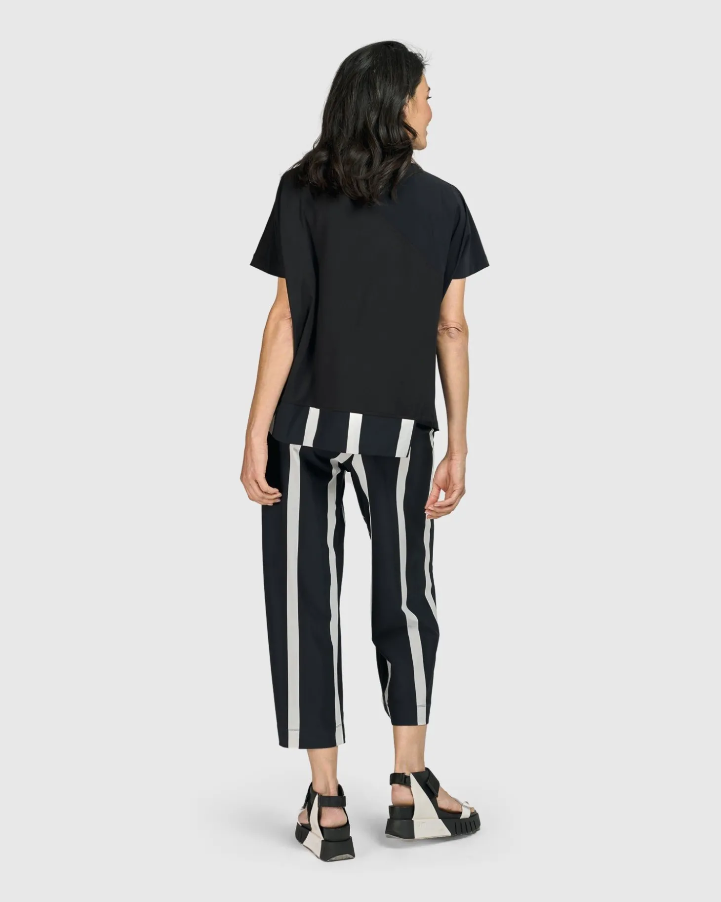 Tekbika Vivienne Tee, Mix