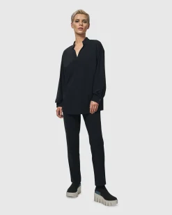 Trinity V-Neck Pullover Top, Black