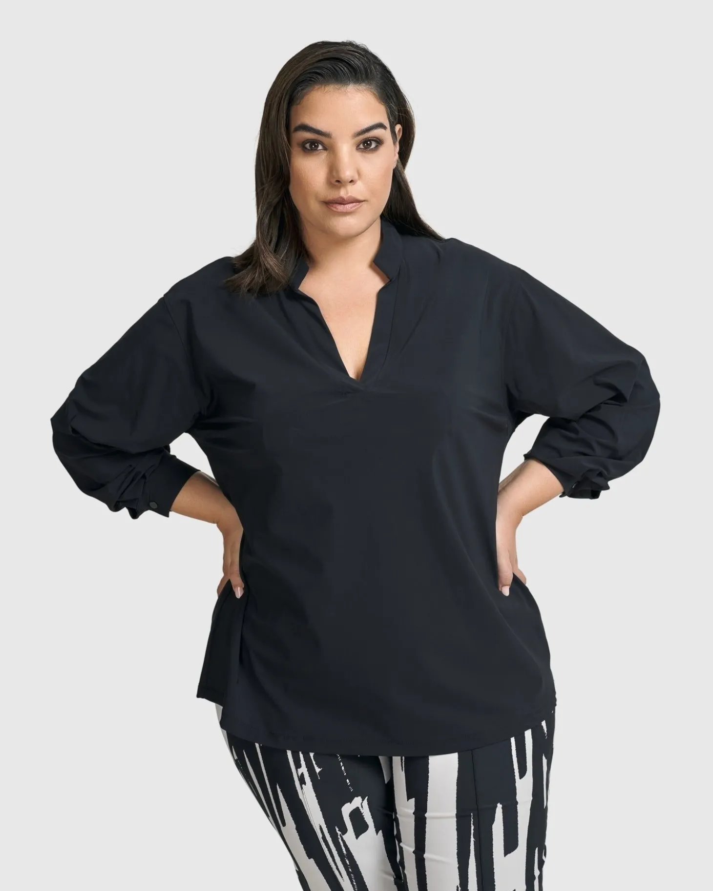 Trinity V-Neck Pullover Top, Black