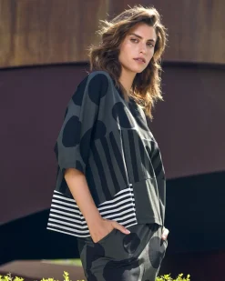 Urban Chihiro Boxy Tee, Khaki