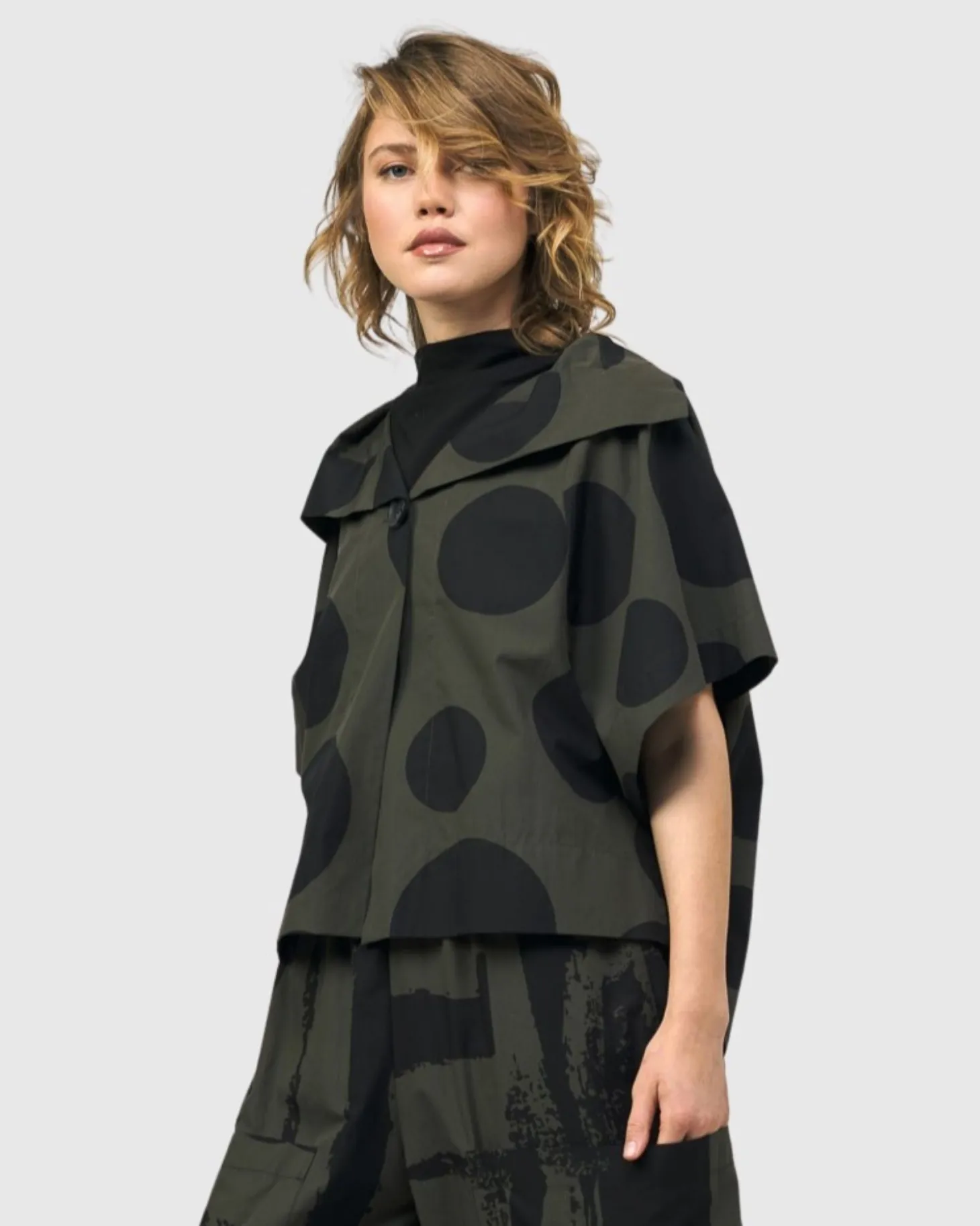 Urban Dots Kiku Cape Jacket, Khaki