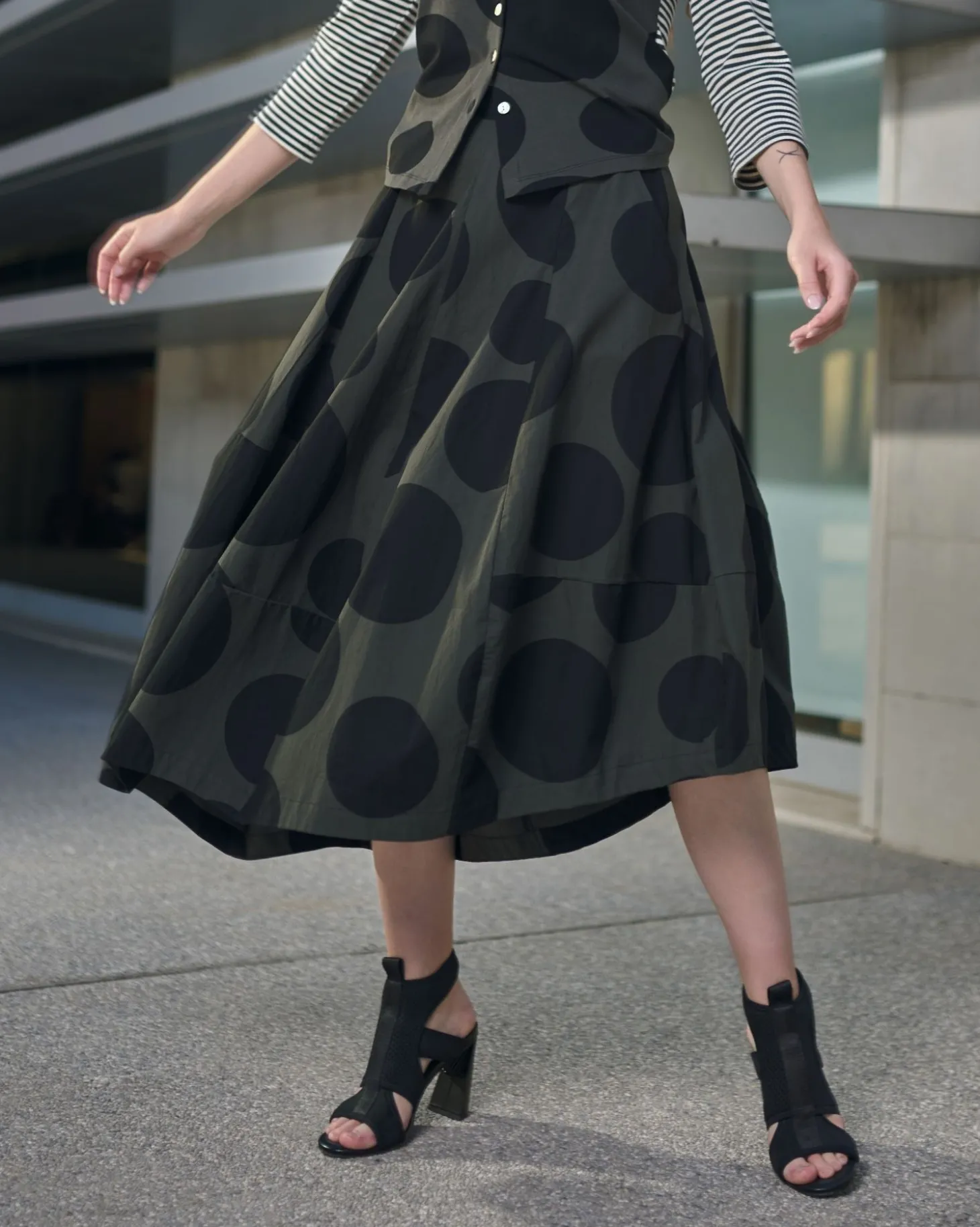 Urban Dots Lotus Balloon Skirt, Khaki