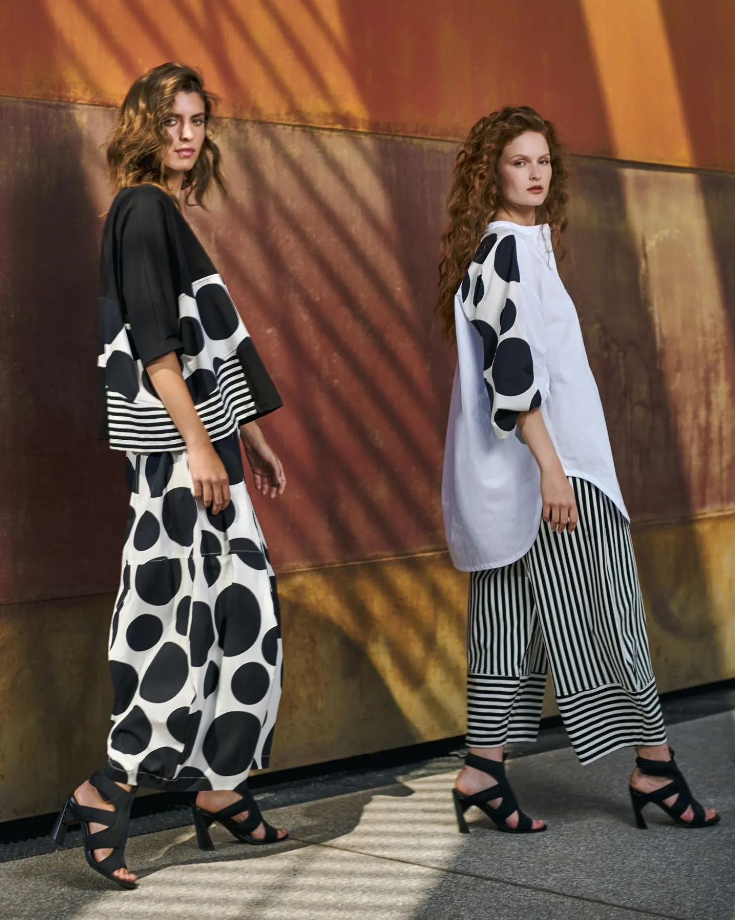 Urban Rockefeller Dots Boxy Tee, Mono