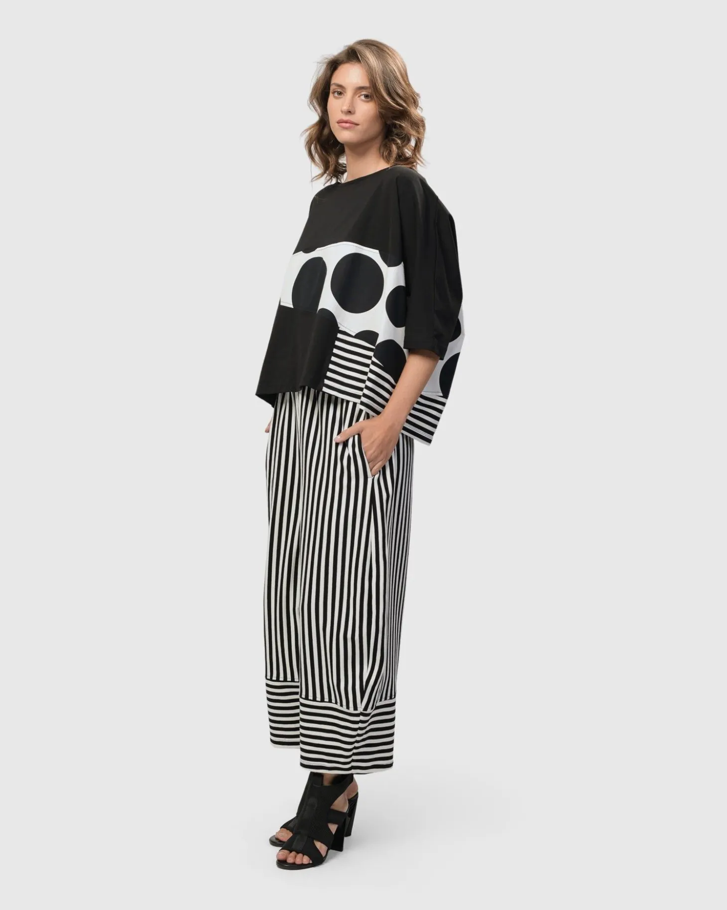 Urban Rockefeller Dots Boxy Tee, Mono