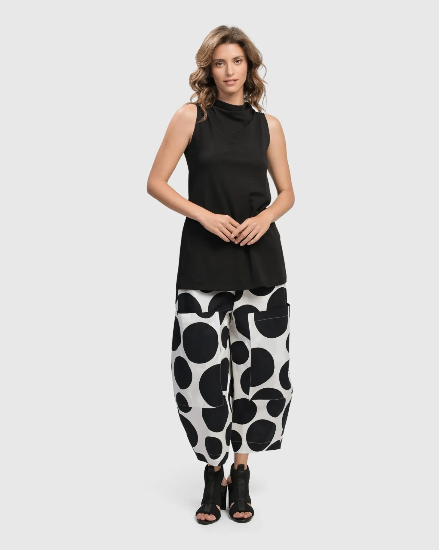 Urban Sleeveless Mockneck Top, Black