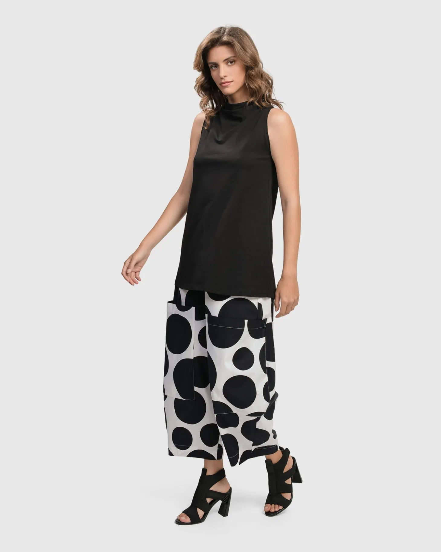 Urban Sleeveless Mockneck Top, Black