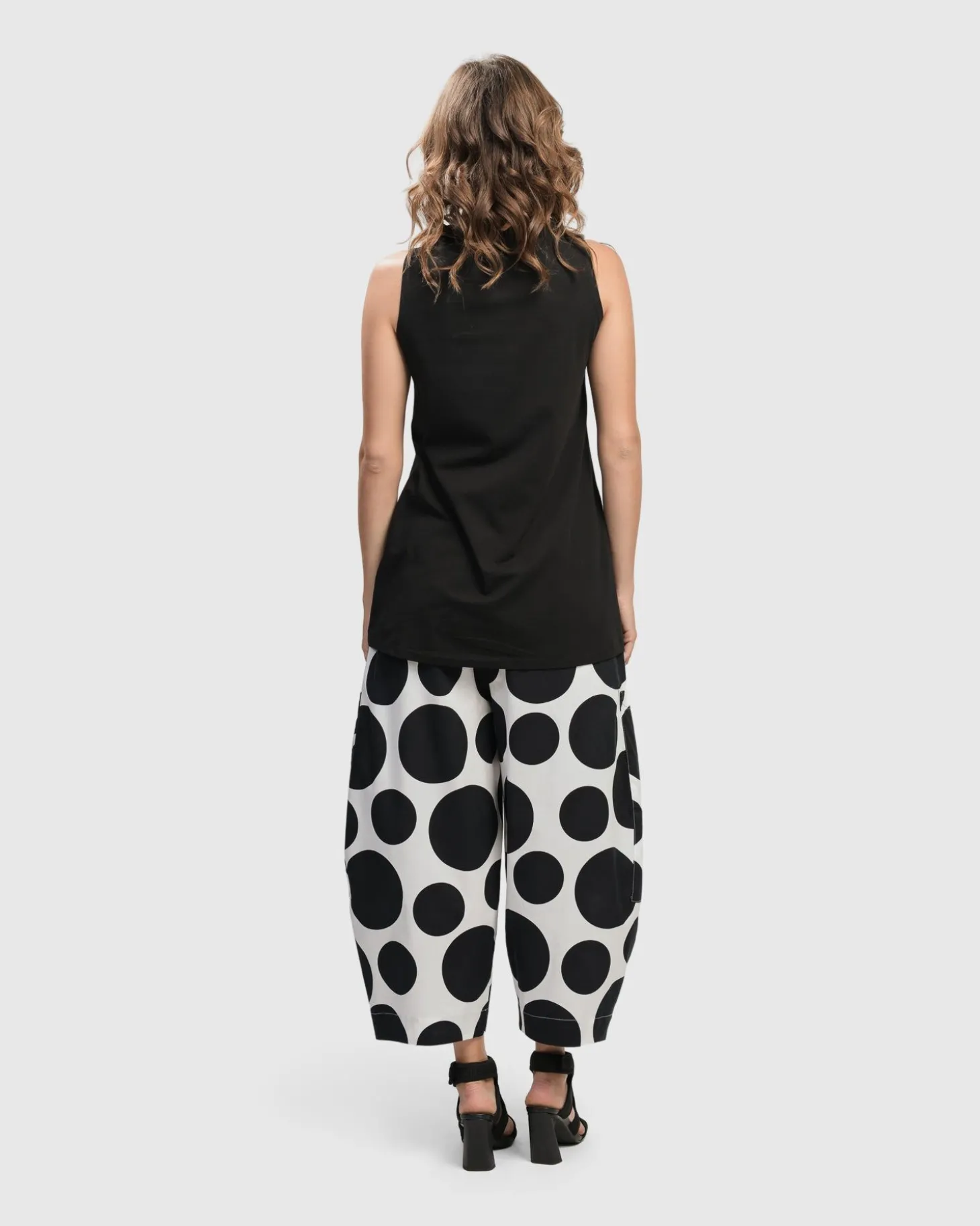 Urban Sleeveless Mockneck Top, Black