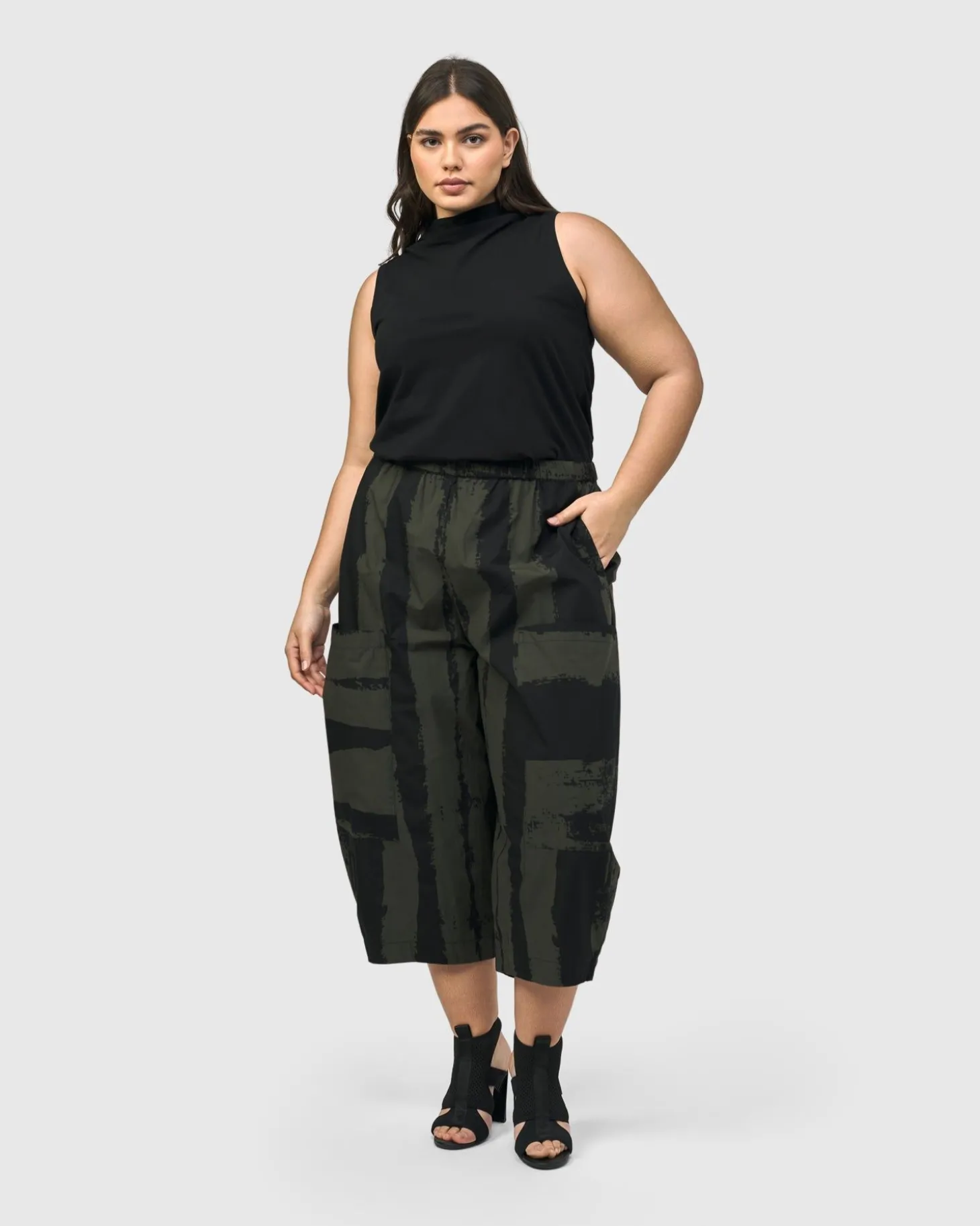 Urban Sleeveless Mockneck Top, Black