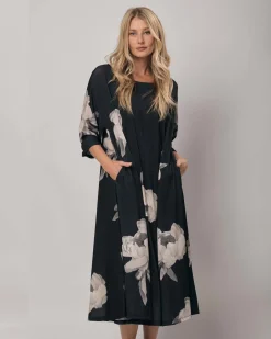 Winslow Trapeze Dress, Roses